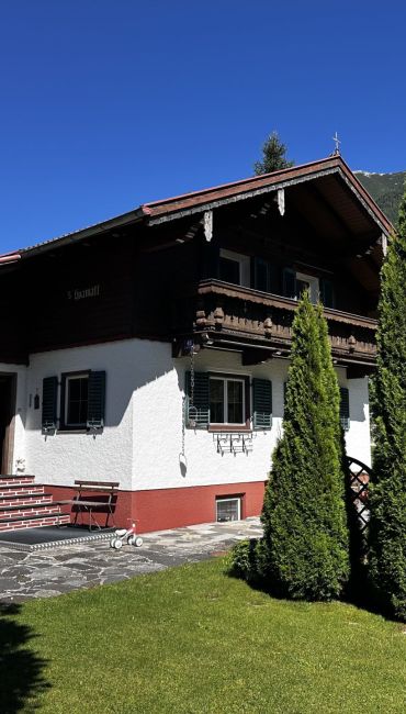 Chalet Hoamatl mit Garten in Achenkirch am Achensee