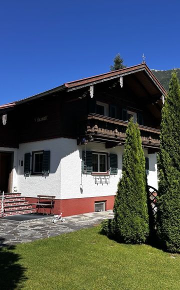 Chalet Hoamatl mit Garten in Achenkirch am Achensee