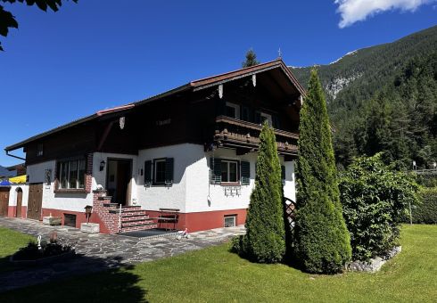 Chalet Hoamatl mit Garten in Achenkirch am Achensee